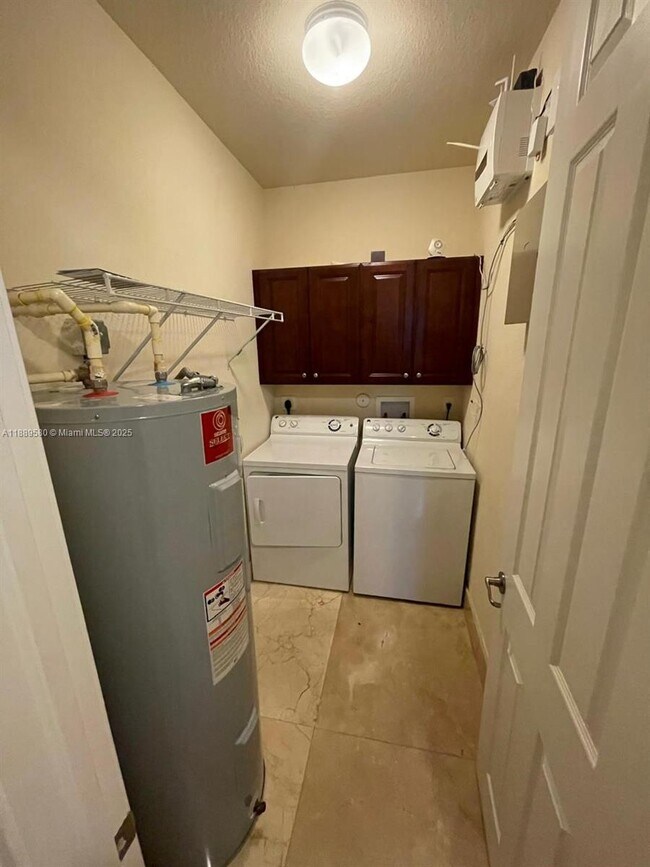 Foto del edificio - 9895 NW 87th Terrace
