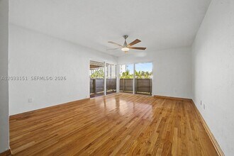 Building Photo - 1205 Mariposa Ave