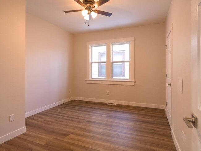 Foto del edificio - 821 Jefferson Ave