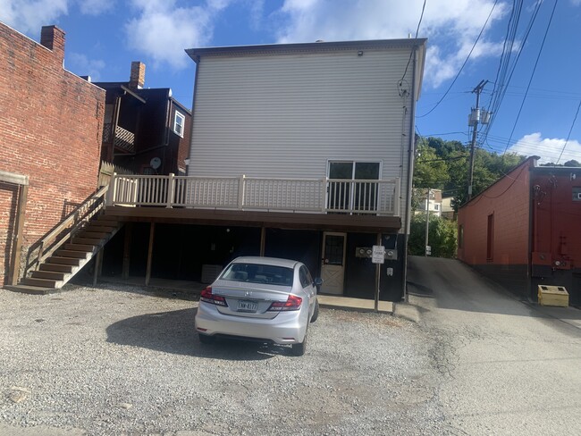 OFF STREET PARKING - 621 Butler St