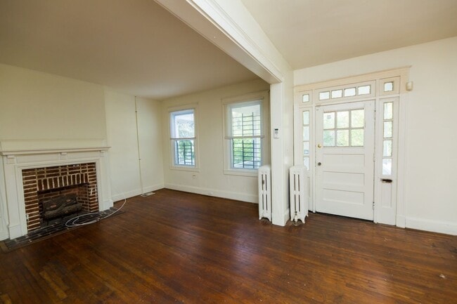 Building Photo - 2026/2027 JHU Off-Campus 5bd/2ba Rowhome w...