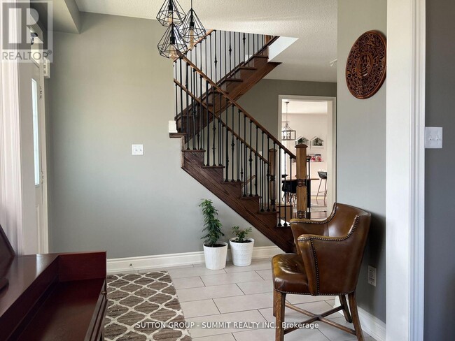 Photo du bâtiment - 5456 Oscar Peterson Blvd