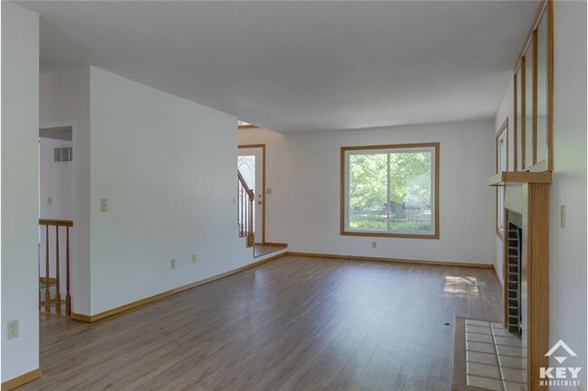 Building Photo - 4047 N Cranberry St