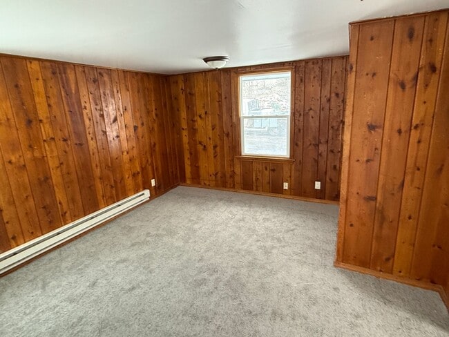 Building Photo - Studio House close to Canyon Lake.