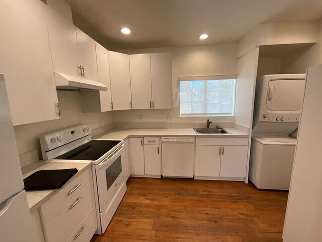 Foto del edificio - 5006 N Banna Ave