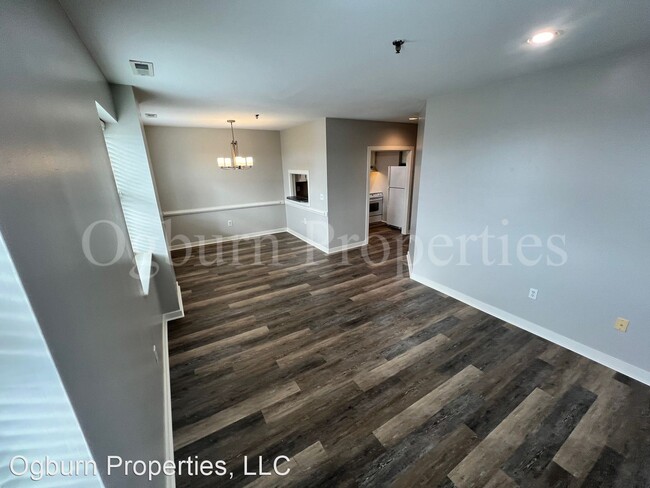 Building Photo - 1 br, 1.5 bath House - 315 N. Spruce Stree...