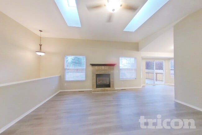 Building Photo - 8195 Radcliff Dr