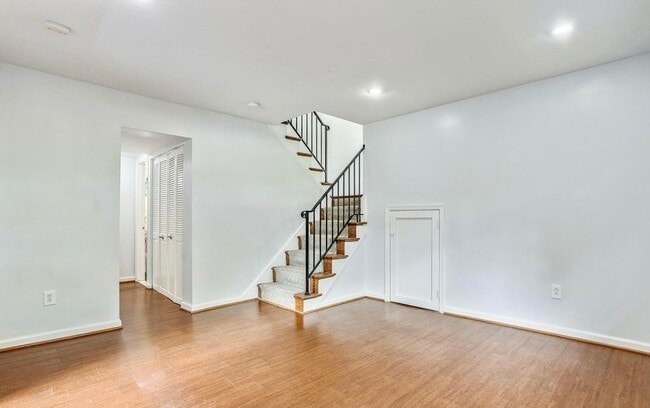 Building Photo - 10316 Julep Ave