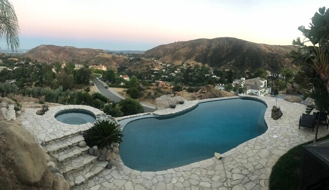 Foto del edificio - 6 Colt Ln