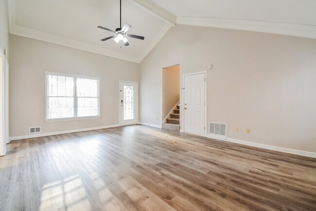 Foto del edificio - 1111 Realm Ln