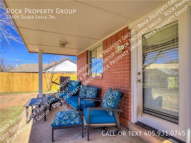 Foto del edificio - Spacious 4 Bedroom/2.5 Bathroom home in Ed...