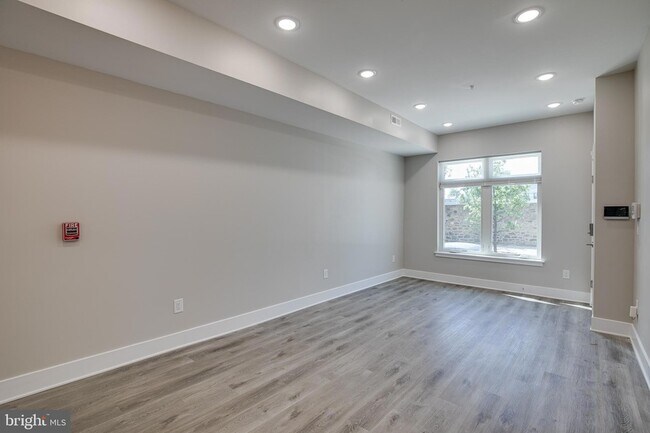 Building Photo - 2019 N College Ave