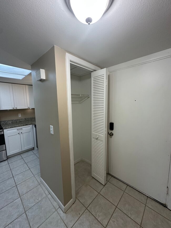 Building Photo - 1000 Tarpon Woods Blvd