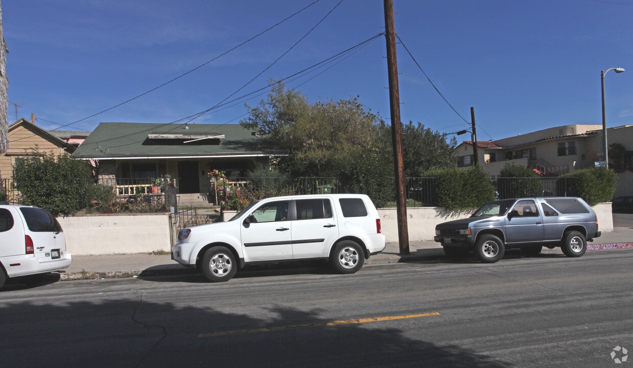 Building Photo - 1021 Alpine St