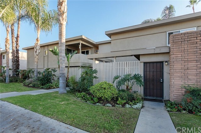 Building Photo - 530 E Cypress St