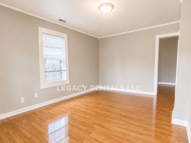 Building Photo - 241 Evansdale Ave