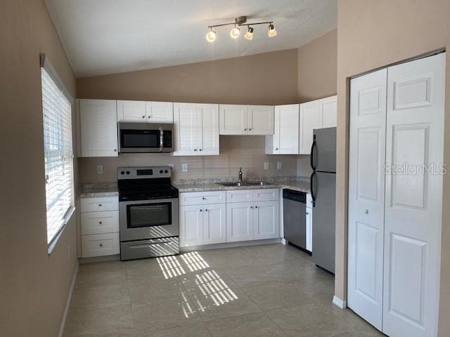 Building Photo - 2780 Cypress Dr