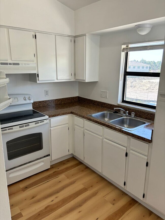Building Photo - Charming 2BD/1BA in Prime Palm Bay Location
