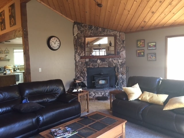 Building Photo - Rare short term lease with this 3/2 in Lak...