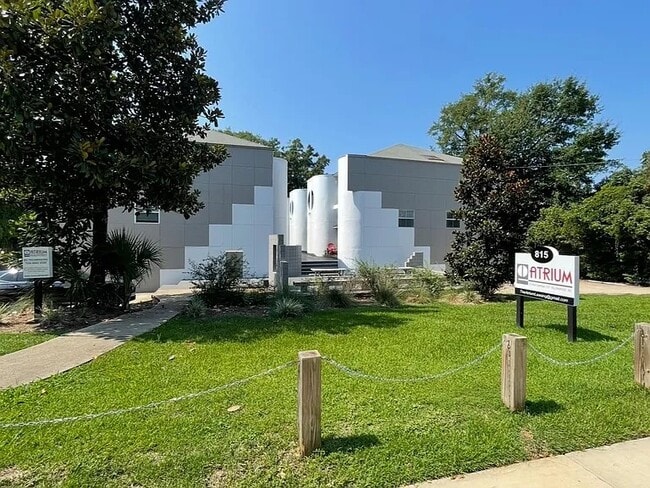 Building Photo - 815 W Pensacola St