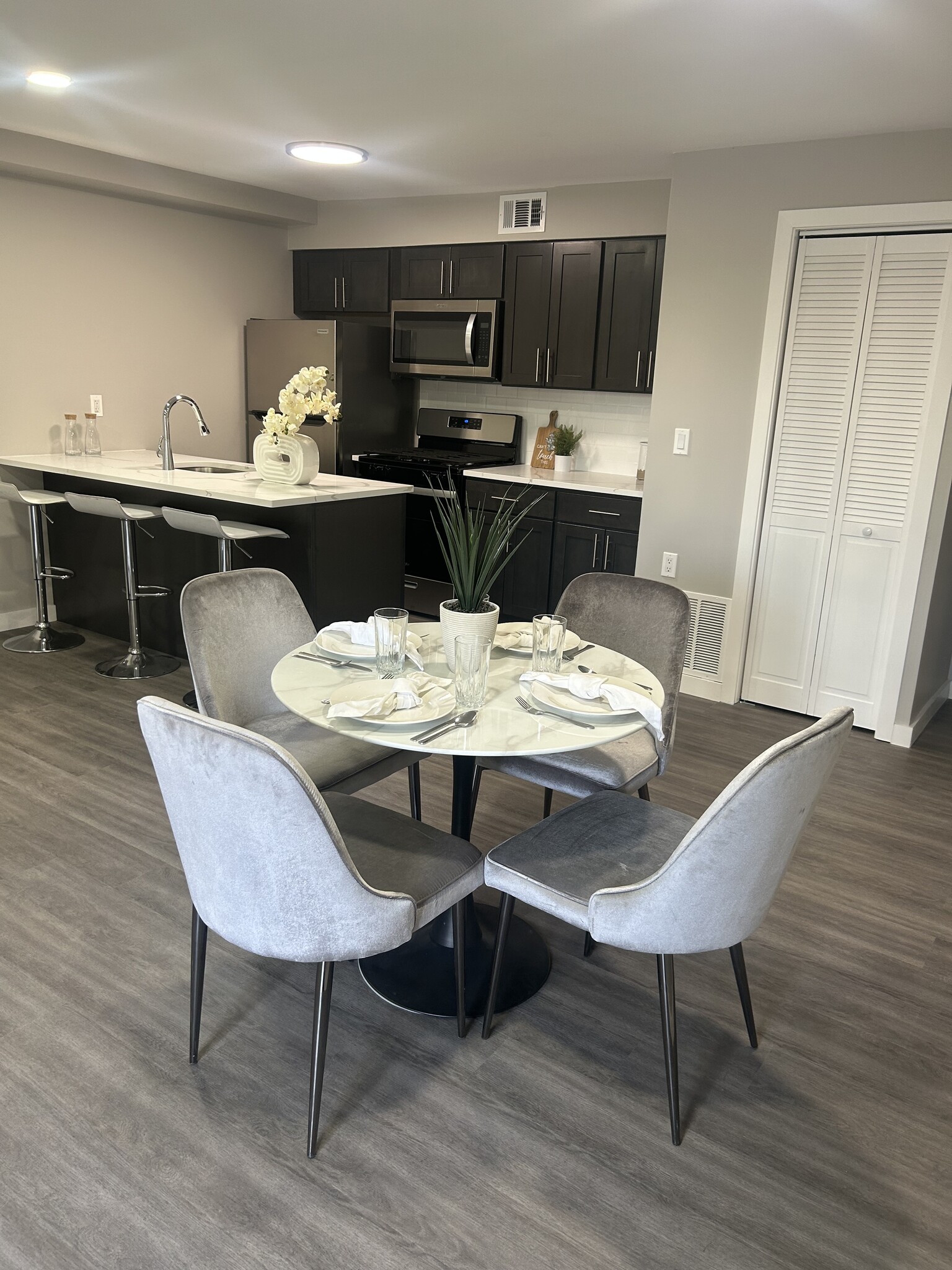 Hillside Terrace Apartments - 1050-1070 Tyson Ave Abington, PA 19001 ...