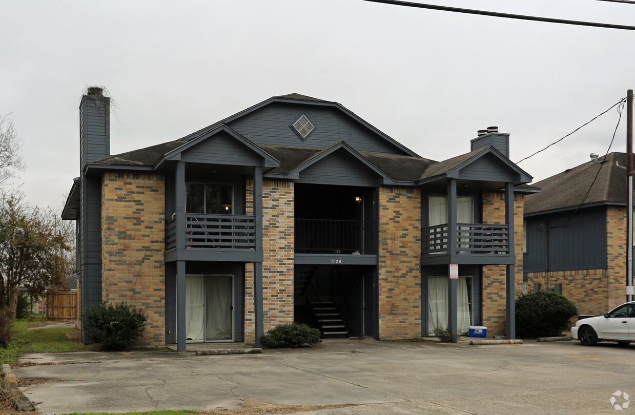 Building Photo - Hacienda Apartments