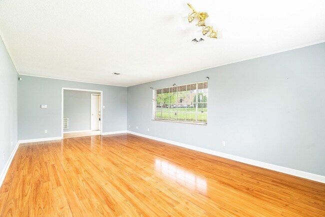 Building Photo - West Knoxville 37919 - 3 bedroom, 2 bath h...