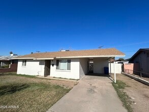 Building Photo - 114 W Riley Dr