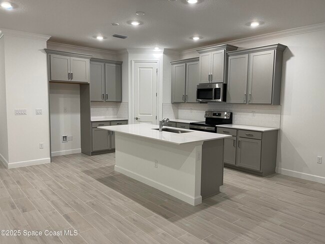Building Photo - 696 Veridian Cir NW