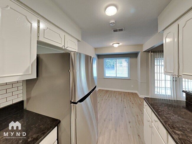 Foto del edificio - 14839 Greenvalley Dr