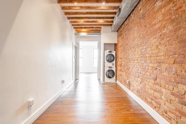 Building Photo - 7 Ridgewood Pl