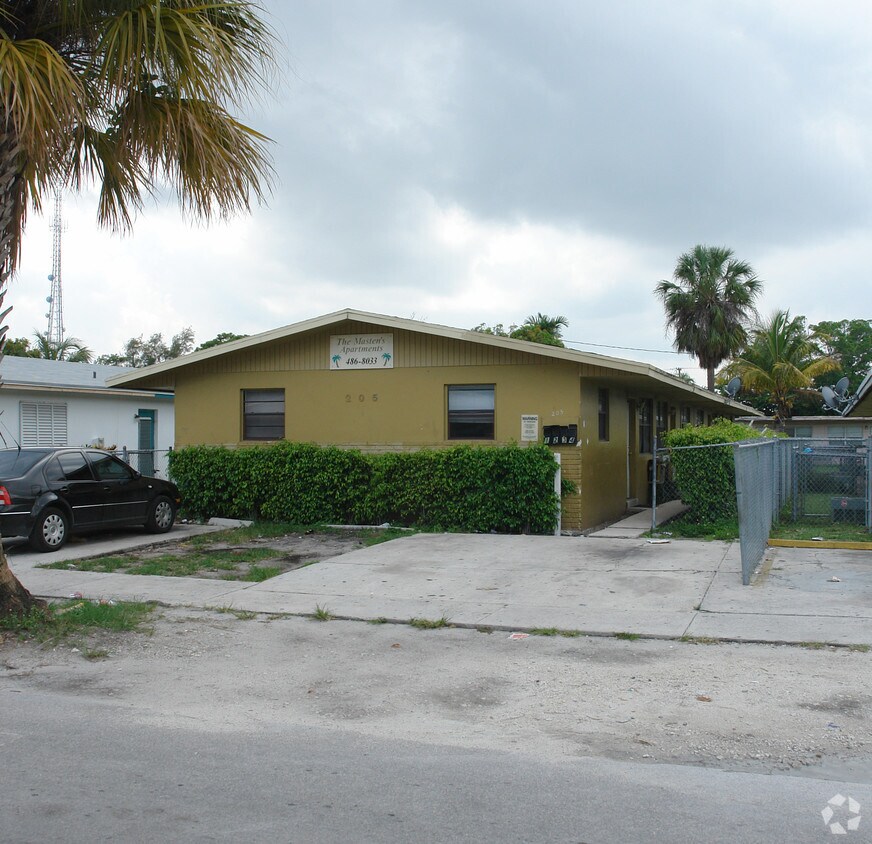 Primary Photo - 205 NW 11th Ave