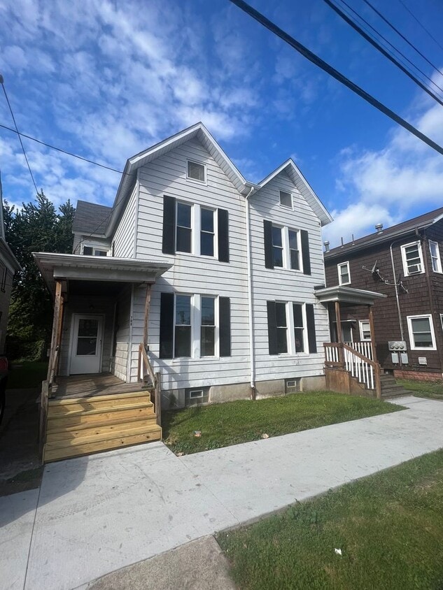 Primary Photo - 706-08 Myrtle St