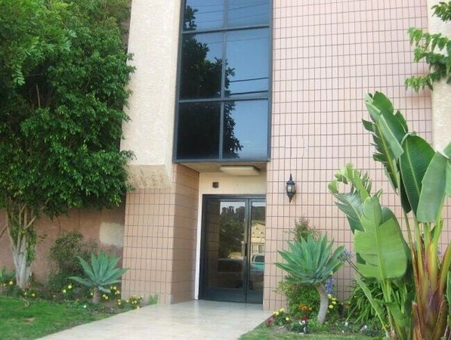 Foto del edificio - 719 E Acacia Ave