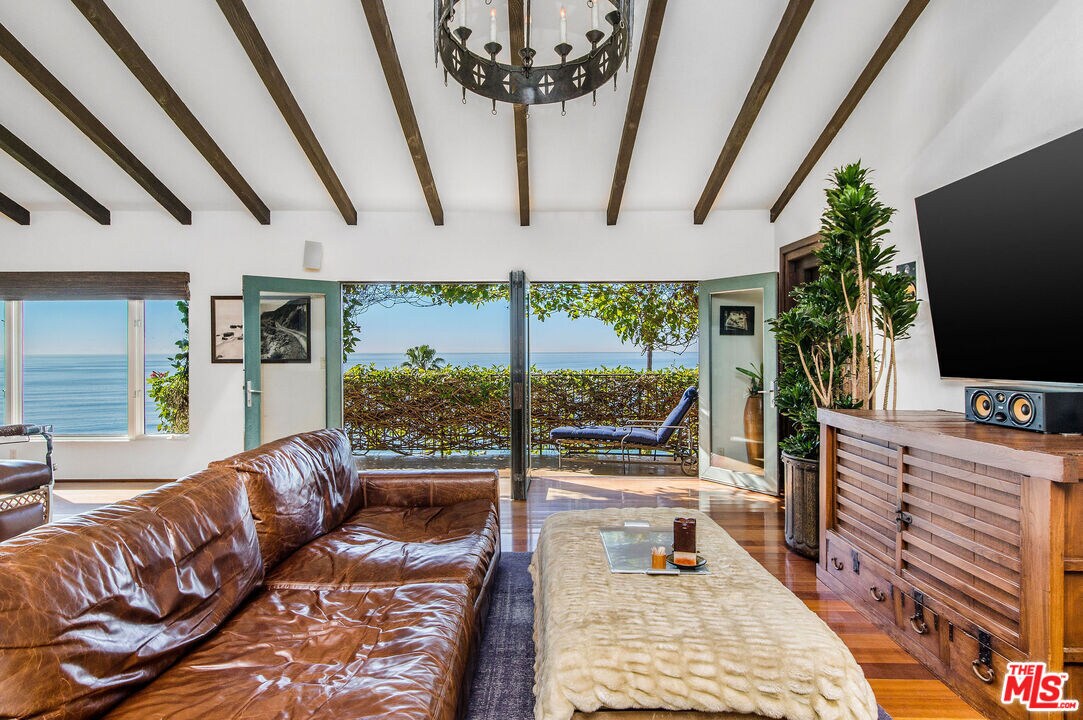 Primary Photo - 17810 Castellammare Dr