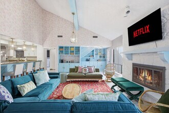 Building Photo - 1818 Moreshead St