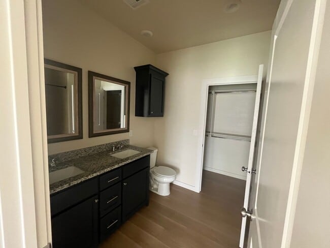 Building Photo - Modern 2 Bed, 2 Bath Home in Blackwell