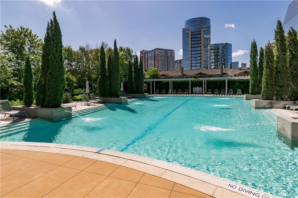 Foto principal - 2900 McKinnon St
