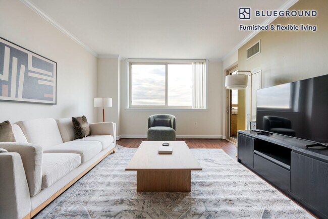 Building Photo - 3900 Fairfax Dr