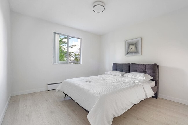 Building Photo - 55 E 12th Ave