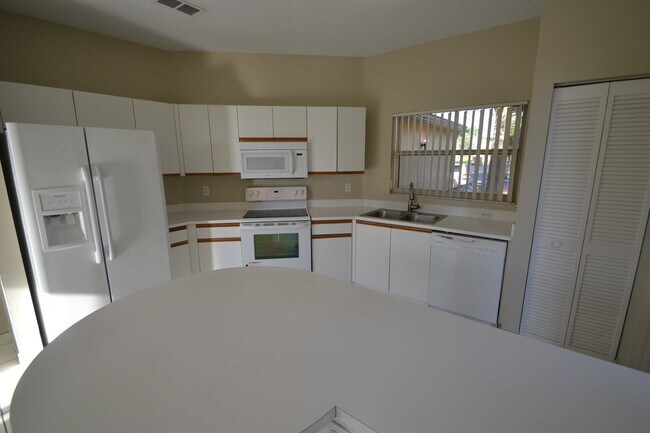 Foto del edificio - 150 NW 207th Way