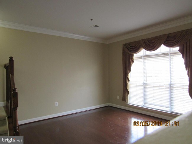 Building Photo - 1010 Wood Branch Ct