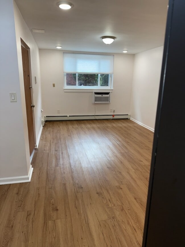 living room - 372 Valley St