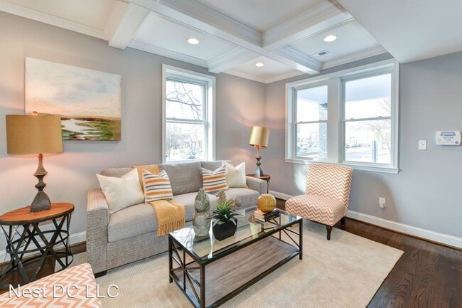 Building Photo - 4 br, 3.5 bath House - 1301 Trinidad Ave NE