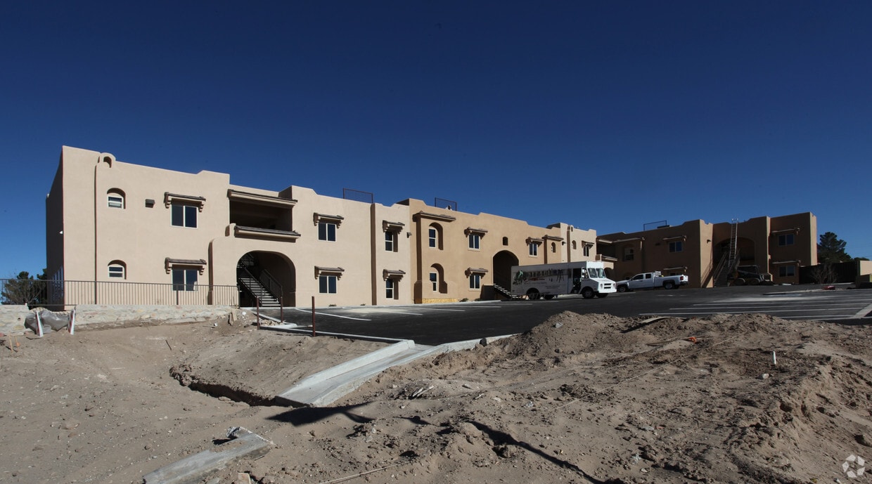 Building Photo - Majestic Ridge Apartments