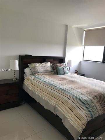 Foto del edificio - 900 NE 195th St