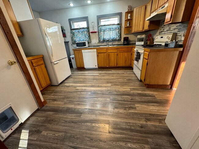 Foto del edificio - 1215 W Conant St