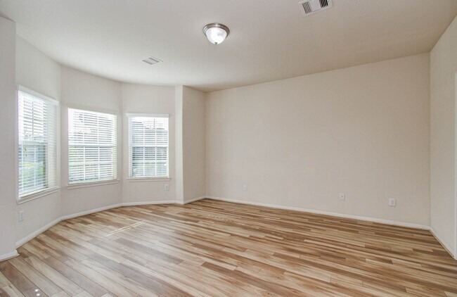 Foto del edificio - 7506 Pavilion Dr