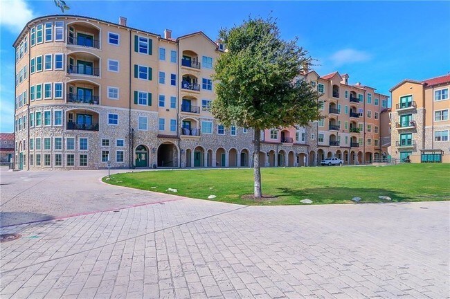 Foto del edificio - 6675 Mediterranean Dr