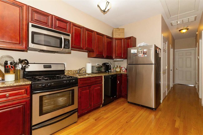 Building Photo - 324 69th St